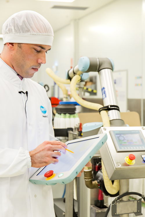 優(yōu)傲機(jī)器人 賦能化學(xué)制品與制藥行業(yè)的智能革新